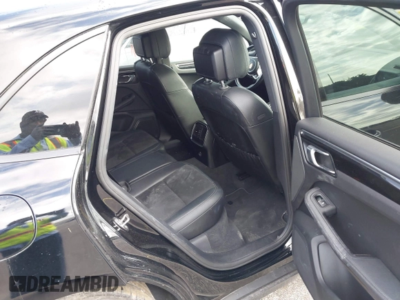 2018 Porsche Macan with VIN WP1AA2A51JLB06768, listed as a IAAI auction lot 41094542 with 55,045 mi miles and . Bid and sale history available at carsss.com. Image 8.