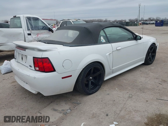 2001 Ford Mustang GT Deluxe with VIN 1FAFP45XX1F257092, listed as a IAAI auction lot 41624352 with 150,131 mi miles. Bid and sale history available at carsss.com. Image 4.