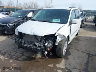 2015 Chrysler Town & Country Touring with VIN 2C4RC1BG8FR661370, listed as a IAAI auction lot 41646484 with 130,110 mi miles. Bid and sale history available at carsss.com. Image 6.