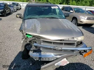2000 Chevrolet Blazer LS with VIN 1GNCS13W7Y2376702, listed as a Copart auction lot 52489605 with 137,692 mi miles and Salvage Title. Bid and sale history available at carsss.com. Image 11.