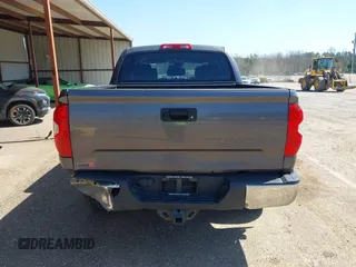 2018 Toyota Tundra 2WD SR5 with VIN 5TFEY5F19JX229779, listed as a IAAI auction lot 41718984 with 272,351 mi miles. Bid and sale history available at carsss.com. Image 17.