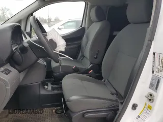 2020 Nissan NV200 SV z VIN 3N6CM0KN0LK708107, wystawiony jako Copart lot #53154345 z przebiegiem 137 947 mil mil oraz Szkoda całkowita • Salvage title. Historia ofert i sprzedaży dostępna na DreamBid. Obrazek 7.