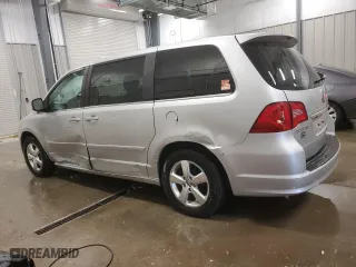 2010 Volkswagen Routan SE with VIN 2V4RW3D18AR202351, listed as a Copart auction lot 77172724 with 166,999 mi miles and Clean Title. Bid and sale history available at carsss.com. Image 2.