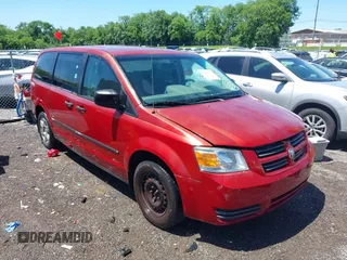 2008 Dodge Grand Caravan SE z VIN 1D8HN44H88B124630, wystawiony jako IAAI lot #42250777 z przebiegiem 230 580 mil mil oraz . Historia ofert i sprzedaży dostępna na DreamBid. Obrazek 1.