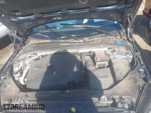 2019 Volvo S60 Inscription with VIN 7JRA22TL3KG002319, listed as a IAAI auction lot 40992140 with 44,095 mi miles. Bid and sale history available at carsss.com. Image 10.