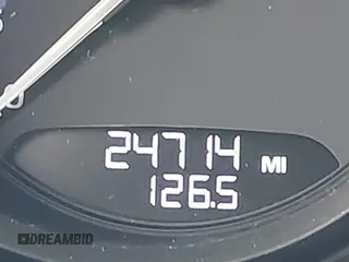 2022 Porsche Macan Turbo z VIN WP1AF2A53NLB31162, wystawiony jako IAAI lot #41902026 z przebiegiem 24 714 mil mil oraz . Historia ofert i sprzedaży dostępna na DreamBid. Obrazek 16.