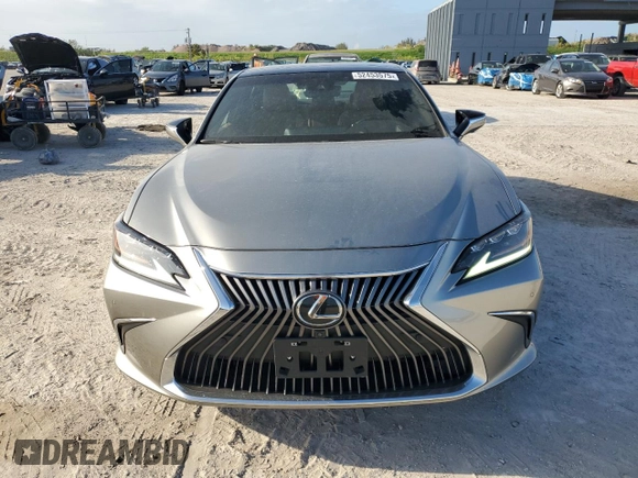 2019 Lexus ES 350 with VIN 58ABZ1B11KU011020, listed as a Copart auction lot 52453575 with 38,982 mi miles and Non Repairable. Bid and sale history available at DreamBid. Image 5.