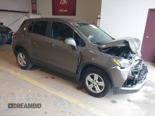 2021 Chevrolet Trax LS с VIN KL7CJKSB5MB310429, выставлен на аукционе IAAI как лот 42351903 с пробегом 58 666 миль миль и . История ставок и продаж доступна на DreamBid. Изображение 1.