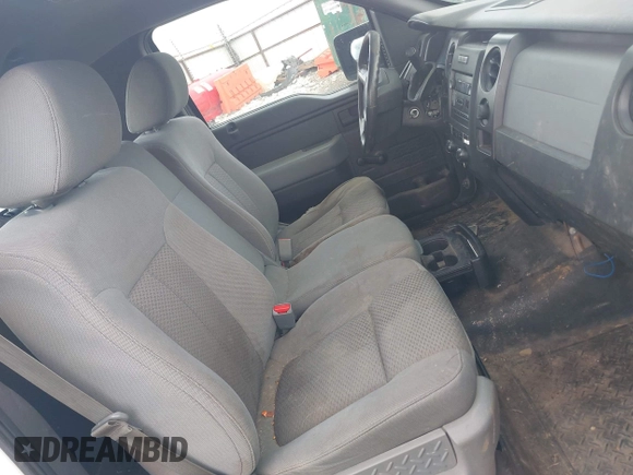 2013 Ford F-150 XL z VIN 1FTMF1CMXDKG28081, wystawiony jako IAAI lot #42404005 z przebiegiem 287 414 mil mil oraz . Historia ofert i sprzedaży dostępna na DreamBid. Obrazek 5.