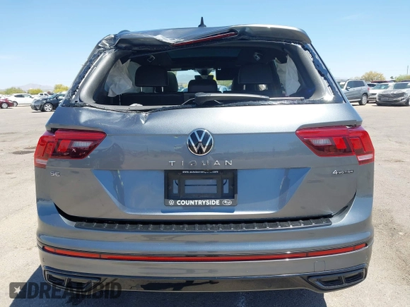 2022 Volkswagen Tiguan SE R-Line Black with VIN 3VV8B7AX4NM154637, listed as a IAAI auction lot 42058531 with 39,597 mi miles and . Bid and sale history available at DreamBid. Image 17.