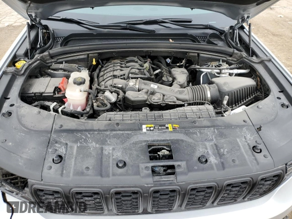 2024 Jeep Grand Cherokee Altitude X with VIN 1C4RJKAGXR8571604, listed as a Copart auction lot 44557025 with 15,943 mi miles and Salvage title. Bid and sale history available at DreamBid. Image 12.