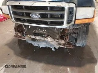 2001 Ford Super Duty F-250 XL with VIN 1FTNW21FX1EC34184, listed as a IAAI auction lot 40381913 with 230,400 mi miles. Bid and sale history available at carsss.com. Image 18.