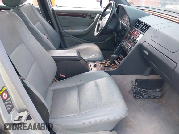 2000 Mercedes-Benz C 230 Kompressor with VIN WDBHA24G9YA839913, listed as a IAAI auction lot 42590185 with 156,248 mi miles and . Bid and sale history available at DreamBid. Image 5.