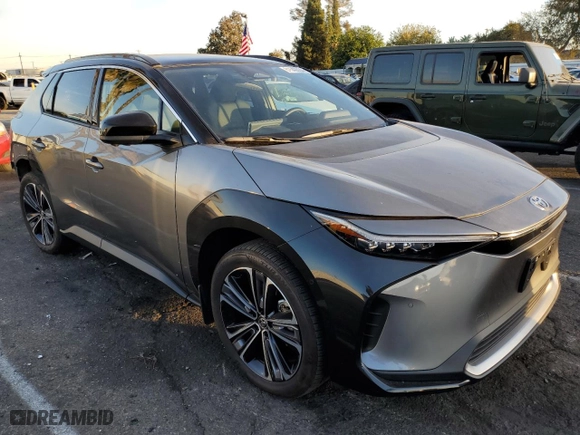 2024 Toyota bZ4X XLE with VIN JTMAAAAA6RA032697, listed as a Copart auction lot 81542854 with 27,771 mi miles and Salvage Title. Bid and sale history available at carsss.com. Image 4.