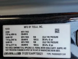 2023 Tesla Model 3 z VIN 5YJ3E1EA4PF706521, wystawiony jako Copart lot #49295465 z przebiegiem 25 026 mil mil oraz Szkoda całkowita • Salvage title. Historia ofert i sprzedaży dostępna na DreamBid. Obrazek 14.
