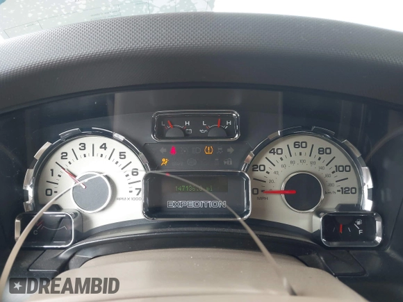 2013 Ford Expedition XLT с VIN 1FMJU1H54DEF16915, выставлен на аукционе IAAI как лот 42771812 с пробегом 147 136 миль миль и . История ставок и продаж доступна на DreamBid. Изображение 7.
