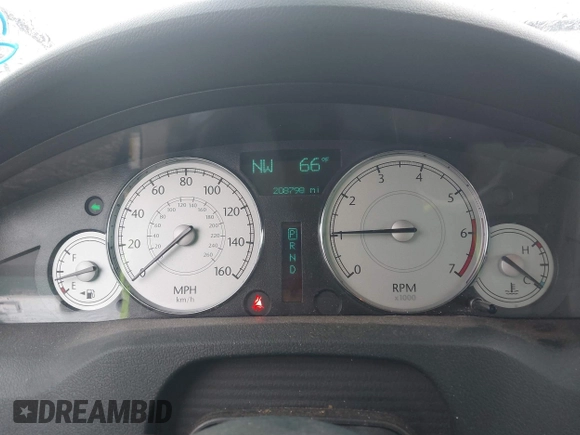 2006 Chrysler 300 C with VIN 2C3KA63H76H141246, listed as a IAAI auction lot 42035339 with 208,798 mi miles. Bid and sale history available at carsss.com. Image 7.
