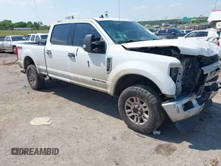 2019 Ford F-250 XL z VIN 1FT7W2BT1KED48010, wystawiony jako IAAI lot #42369876 z przebiegiem 184 482 mil mil oraz . Historia ofert i sprzedaży dostępna na DreamBid. Obrazek 1.