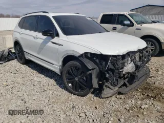 2022 Volkswagen Tiguan SE R-Line Black with VIN 3VV8B7AX1NM103449, listed as a Copart auction lot 47596495 with 29,628 mi miles and Salvage Title. Bid and sale history available at DreamBid. Image 4.