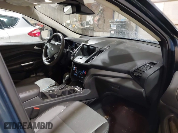 2019 Ford Escape SE z VIN 1FMCU9GDXKUA54699, wystawiony jako IAAI lot #41667188 z przebiegiem 127 376 mil mil oraz . Historia ofert i sprzedaży dostępna na DreamBid. Obrazek 5.