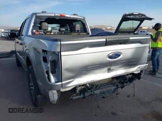 2021 Ford F-150 XL z VIN 1FTEW1CP1MFA69303, wystawiony jako IAAI lot #41593902 z przebiegiem 116 841 mil mil oraz . Historia ofert i sprzedaży dostępna na DreamBid. Obrazek 3.
