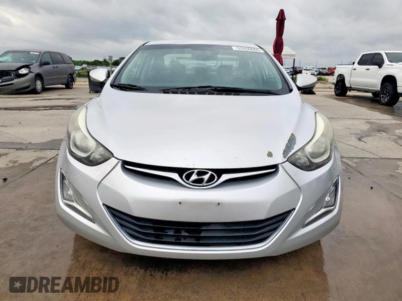 2015 Hyundai Elantra SE z VIN 5NPDH4AE0FH616577, wystawiony jako Copart lot #53260665 z przebiegiem 109 531 mil mil oraz Czysty tytuł • Clean title. Historia ofert i sprzedaży dostępna na DreamBid. Obrazek 5.