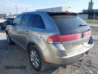 2008 Lincoln MKX with VIN 2LMDU68C98BJ12197, listed as a IAAI auction lot 41883988 with 147,142 mi miles. Bid and sale history available at carsss.com. Image 3.