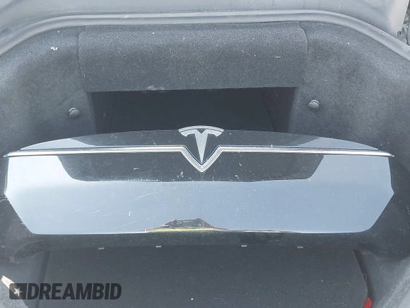2013 Tesla Model S with VIN 5YJSA1CNXDFP06077, listed as a IAAI auction lot 41958105 with 84,773 mi miles. Bid and sale history available at carsss.com. Image 11.