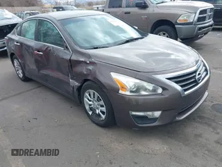2015 Nissan Altima SV z VIN 1N4AL3AP5FC297014, wystawiony jako IAAI lot #41547220 z przebiegiem 146 631 mil mil oraz . Historia ofert i sprzedaży dostępna na DreamBid. Obrazek 1.