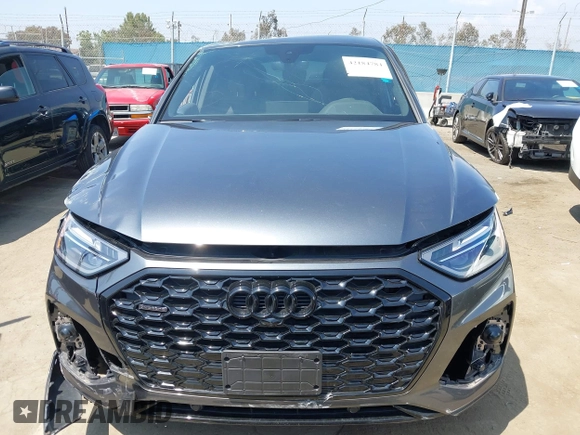 2024 Audi Q5 Sportback S line Premium Plus z VIN WA15AAFY3R2138424, wystawiony jako IAAI lot #42184784 z przebiegiem 4 635 mil mil oraz . Historia ofert i sprzedaży dostępna na DreamBid. Obrazek 12.