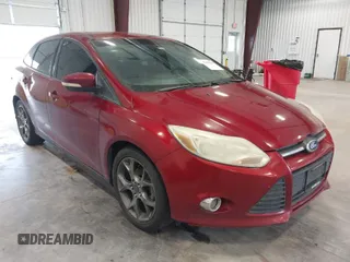 2013 Ford Focus SE with VIN 1FADP3F24DL292141, listed as a IAAI auction lot 42009806 with 221,206 mi miles. Bid and sale history available at carsss.com. Image 1.