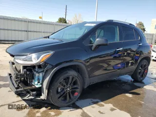 2020 Chevrolet Trax LT z VIN 3GNCJPSB8LL142418, wystawiony jako Copart lot #52616505 z przebiegiem 111 761 mil mil oraz Szkoda całkowita • Salvage title. Historia ofert i sprzedaży dostępna na DreamBid. Obrazek 1.