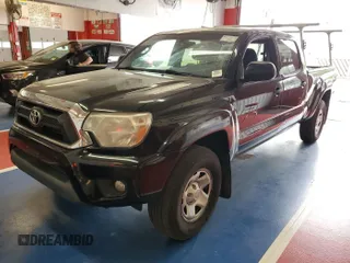 2013 Toyota Tacoma z VIN 5TFMU4FNXDX013268, wystawiony jako IAAI lot #42195609 z przebiegiem 298 790 mil mil oraz . Historia ofert i sprzedaży dostępna na DreamBid. Obrazek 1.