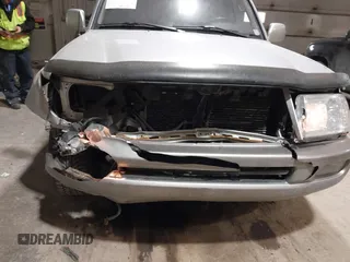 2007 Toyota Land Cruiser z VIN JTEHT05J972108283, wystawiony jako IAAI lot #41476536 z przebiegiem 212 693 mil mil oraz . Historia ofert i sprzedaży dostępna na DreamBid. Obrazek 6.