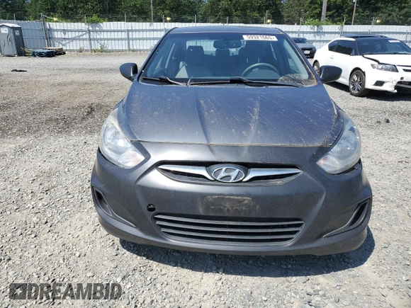 2012 Hyundai Accent GLS z VIN KMHCT4AE0CU253740, wystawiony jako Copart lot #59321665 z przebiegiem 167 711 mil mil oraz Czysty tytuł • Clean title. Historia ofert i sprzedaży dostępna na DreamBid. Obrazek 5.