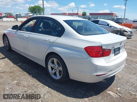 2013 BMW 3 Series 328i xDrive с VIN WBA3B5G55DNS04935, выставлен на аукционе IAAI как лот 42205399 с пробегом 127 913 миль миль и . История ставок и продаж доступна на DreamBid. Изображение 3.