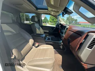 2016 GMC Sierra 2500HD Denali z VIN 1GT12UE84GF183401, wystawiony jako Copart lot #60241455 z przebiegiem 163 535 mil mil oraz Szkoda całkowita • Salvage title. Historia ofert i sprzedaży dostępna na DreamBid. Obrazek 5.