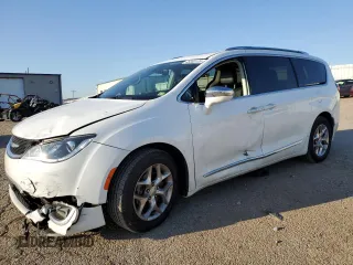 2018 Chrysler Pacifica Limited z VIN 2C4RC1GG3JR233143, wystawiony jako Copart lot #48360105 z przebiegiem 75 680 mil mil oraz Szkody całkowita. Historia ofert i sprzedaży dostępna na DreamBid. Obrazek 1.