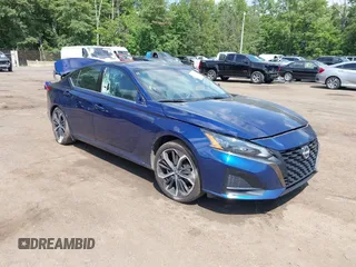 2024 Nissan Altima SR z VIN 1N4BL4CV0RN385936, wystawiony jako IAAI lot #42794320 z przebiegiem 29 228 mil mil oraz . Historia ofert i sprzedaży dostępna na DreamBid. Obrazek 1.