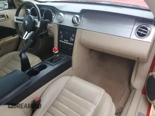 2008 Ford Mustang GT Deluxe z VIN 1ZVHT82H985142306, wystawiony jako Copart lot #57461015 z przebiegiem 142 325 mil mil oraz Czysty tytuł • Clean title. Historia ofert i sprzedaży dostępna na DreamBid. Obrazek 8.