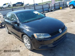 2012 Volkswagen Jetta SE with VIN 3VWDX7AJ7CM113942, listed as a IAAI auction lot 42098634 with 184,738 mi miles and . Bid and sale history available at DreamBid. Image 1.