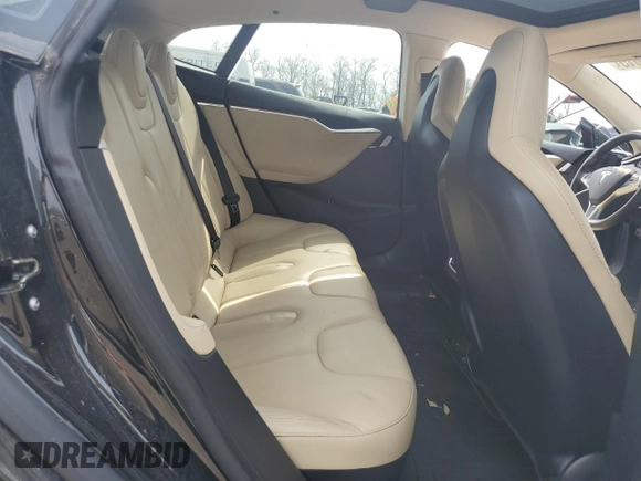 2013 Tesla Model S z VIN 5YJSA1CN8DFP22679, wystawiony jako Copart lot #51812615 z przebiegiem 1 211 mil mil oraz Czysty tytuł • Clean title. Historia ofert i sprzedaży dostępna na DreamBid. Obrazek 10.