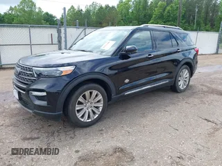 2021 Ford Explorer King Ranch z VIN 1FM5K7LC9MGC20146, wystawiony jako IAAI lot #42121400 z przebiegiem 20 931 mil mil oraz . Historia ofert i sprzedaży dostępna na DreamBid. Obrazek 2.