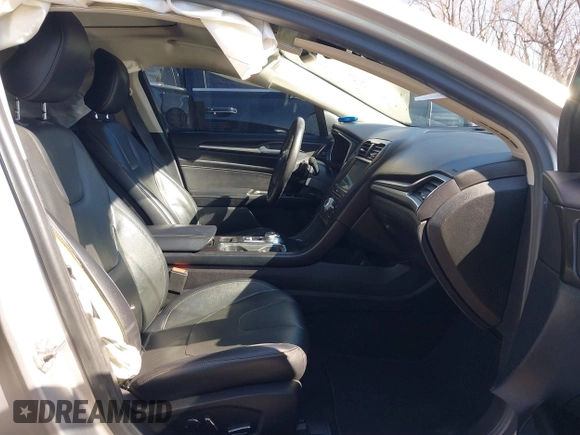 2019 Ford Fusion Titanium with VIN 3FA6P0D91KR187109, listed as a IAAI auction lot 41646320 with 107,125 mi miles. Bid and sale history available at carsss.com. Image 5.