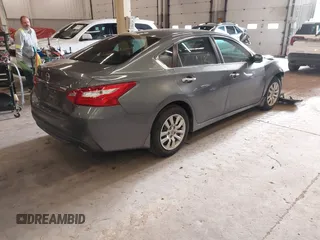 2016 Nissan Altima S z VIN 1N4AL3AP5GN343706, wystawiony jako IAAI lot #42001606 z przebiegiem 66 020 mil mil oraz . Historia ofert i sprzedaży dostępna na DreamBid. Obrazek 4.