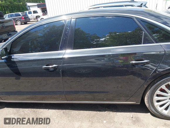 2015 Audi A8 3.0T z VIN WAU3GAFD4FN039482, wystawiony jako IAAI lot #42330349 z przebiegiem 132 718 mil mil oraz . Historia ofert i sprzedaży dostępna na DreamBid. Obrazek 14.