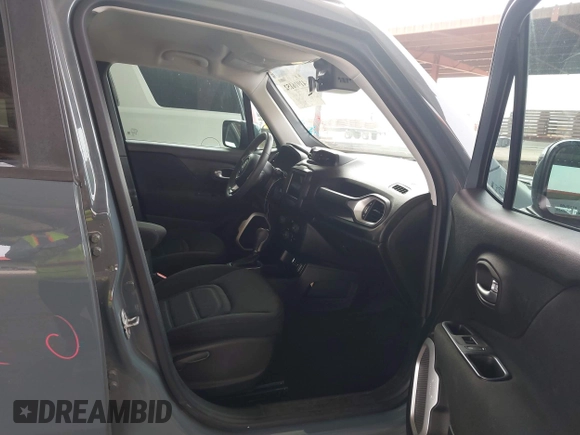 2018 Jeep Renegade Latitude with VIN ZACCJABB5JPJ26670, listed as a IAAI auction lot 41916152 with 76,193 mi miles. Bid and sale history available at carsss.com. Image 5.