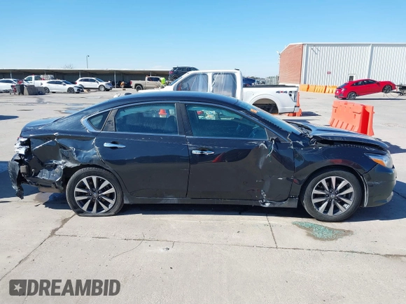 2017 Nissan Altima SR z VIN 1N4AL3AP4HC205670, wystawiony jako IAAI lot #41613157 z przebiegiem 153 600 mil mil oraz . Historia ofert i sprzedaży dostępna na DreamBid. Obrazek 13.