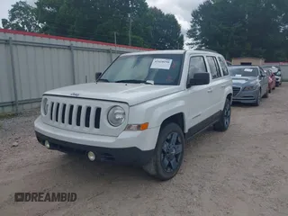2016 Jeep Patriot Sport z VIN 1C4NJPBB6GD800041, wystawiony jako IAAI lot #42410250 z przebiegiem 124 064 mil mil oraz . Historia ofert i sprzedaży dostępna na DreamBid. Obrazek 2.