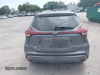 2022 Nissan Kicks S z VIN 3N1CP5BV3NL517739, wystawiony jako IAAI lot #42181025 z przebiegiem 26 087 mil mil oraz . Historia ofert i sprzedaży dostępna na DreamBid. Obrazek 16.